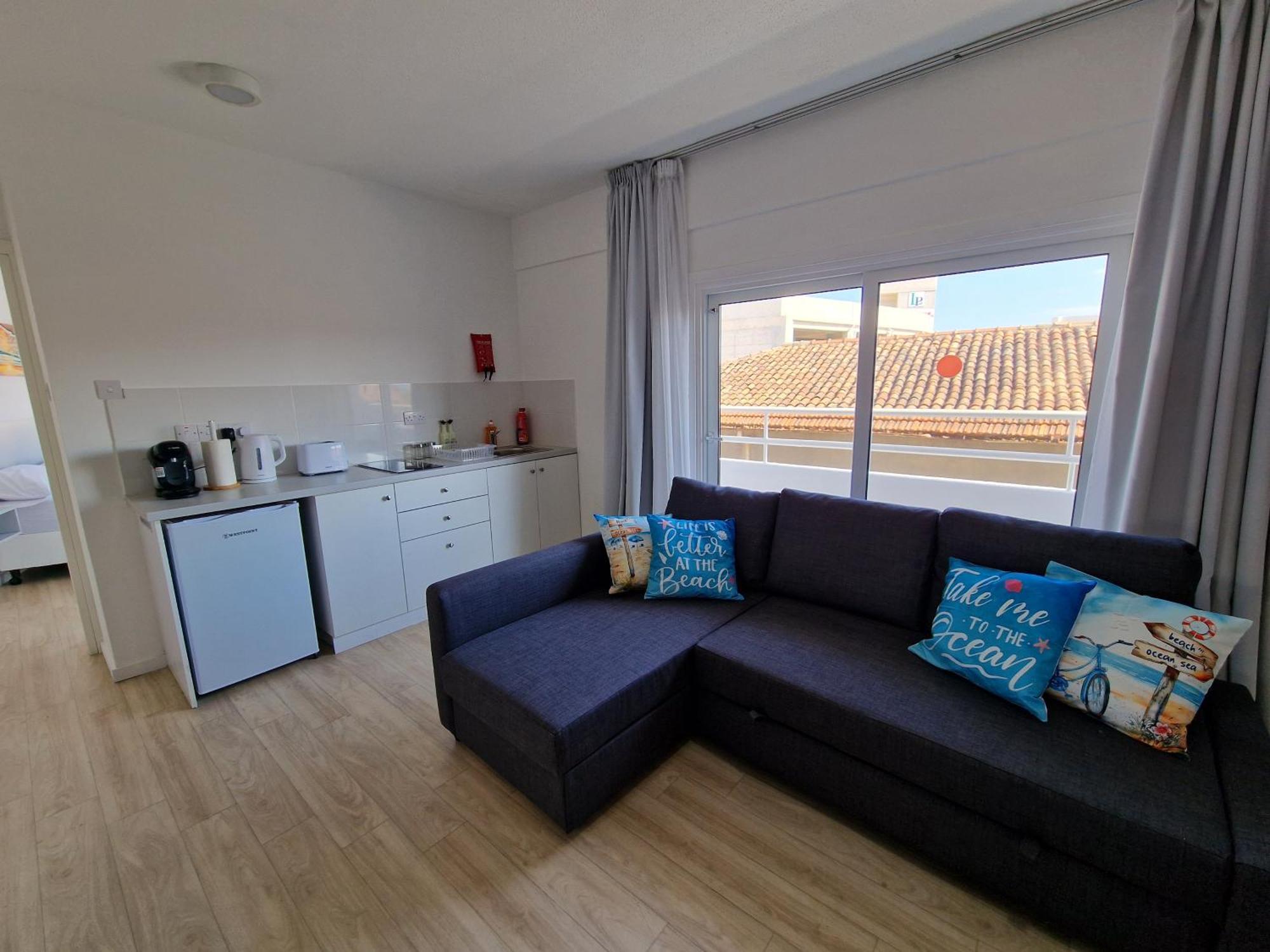 Kitieos Central Apts 100M From Finikoudes Beach Larnaca Exterior foto